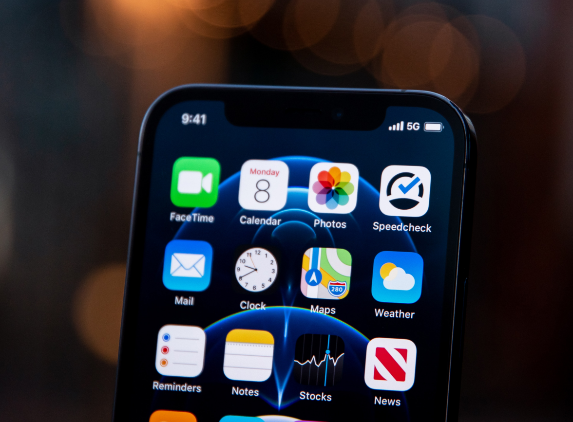 青松乡苹果手机维修分享为什么 iPhone 12 在冬季会自动关机 